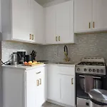 428-3r Spacious Prime Midtown 2br Newly Furnished Apartment New York