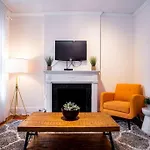 61-2c Prime Ues 2br Newly Furnished Value Apartment