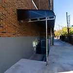 Cozy Shack 1 Bedroom Studio With Sofa And Full Kitchen In Elmhurst Ny