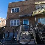Cozy Shack 1 Bedroom Studio With Sofa And Full Kitchen In Elmhurst Ny * New York