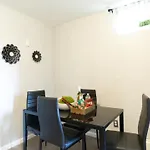 Cozy Shack 1 Bedroom Studio With Sofa And Full Kitchen In Elmhurst Ny *