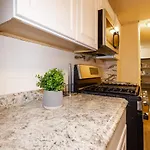 Apartment Cozy Shack 1 Bedroom Studio With Sofa And Full Kitchen In Elmhurst Ny *