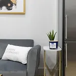 78-2D New Furnished 1Br Wd Walk To Central Park