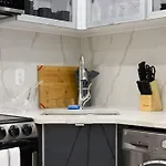 78-3D Brand New 1Br Prime Ues Wd In Unit