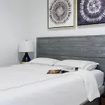 428-3r Spacious Prime Midtown 2br Newly Furnished * New York