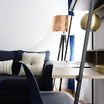 428-3r Spacious Prime Midtown 2br Newly Furnished Apartment *