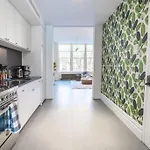 E10-2 Designer East Village Townhouse 1Br W D