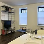 Close To All! 2-room In A 1-family Townhouse * New York