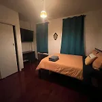 Antique Victorian 2 Bedroom Best Location