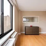 Luxurious 3 Beds 2 Baths By Central Park