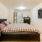 Beautiful Private & Close To Everything!