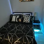 Latisha Luxury Place * New York