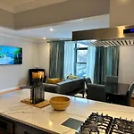 4 Bed Luxury Apt Long Or Short Apartment *