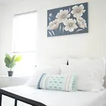 Hotel Beautiful 3-bedroom In Brooklyn With Parking New York