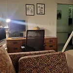 Bright, Light, Airy Private Room Close To Metro And Times Square