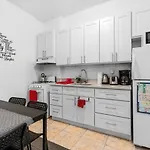 Elevate Apartments In Times Square - 2Br Within Walking Distance To Times Square