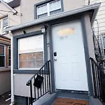 Alafia- Cozy Jfk Area Home - This Property Is A Hosted Property Meaning The Host Live On Site