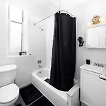 Spacious In Brooklyn Heights Apartment