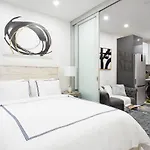 78-3B New Junior 1 Bedroom Prime Ues Wd In Unit