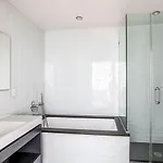 Apartment Midtown West 1br W Gym Wd Doorman Nr Hudson Nyc-1102