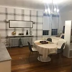 Apartment Private In Townhouse W Shared Baths Qn Bed 1-3ppl *