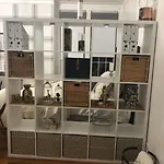 Private In Townhouse W Shared Baths Qn Bed 1-3ppl Apartment