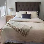 Apartment Private In Townhouse W Shared Baths Qn Bed 1-3ppl *
