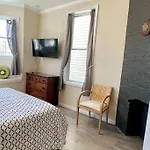 Homestay Private Bedroom Near The Free Ferry Boat! New York