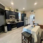 Private Bedroom Near The Free Ferry Boat! Homestay *