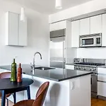 Apartment Hells Kitchen 1br W Doorman Nr Park Nyc-525