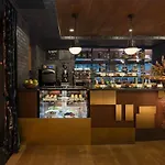 Moxy Nyc East Village Hotel 3*