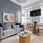 Midtown 1Br W Doorman Gym Wd Nr Rock Center Nyc-1127