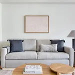 Midtown E 2Br W Doorman 2 Blocks To River Nyc-700