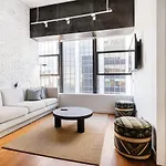 Aparthotel Placemakr Street 4*