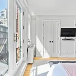 Luxe Studio Ste In Upper East Side With Charming Juliet Balcony *