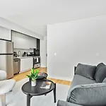 Holiday home Luxe Studio Ste In Upper East Side With Charming Juliet Balcony *