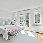 Luxe Studio Ste In Upper East Side With Charming Juliet Balcony