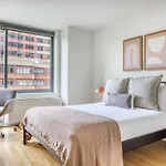 Apartment Lic 1br W Doorman Gym Pool Nr E River Nyc-690