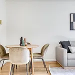 Lic 1br W Doorman Gym Pool Nr E River Nyc-690 Apartment *
