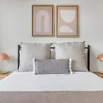 Lic 1br W Doorman Gym Pool Nr E River Nyc-690 New York