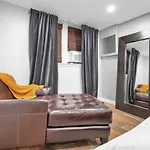 1 Bedroom Beauty In Brooklyn
