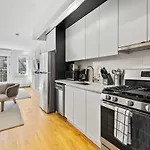 Luxe Studio Ste In Upper East Side With Charming Juliet Balcony