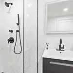 Luxe Studio Ste In Upper East Side With Charming Juliet Balcony Holiday home *