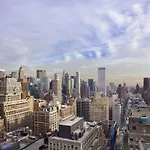 Renaissance Midtown 4*