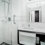 Courtyard By Marriott Long Island City/new York Manhattan View 3*