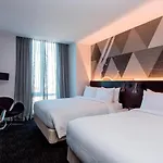 Hotel Courtyard By Marriott Long Island City/new York Manhattan View 3*