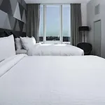 Courtyard By Marriott Long Island City/new York Manhattan View Hotel New York