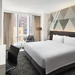 Courtyard By Marriott Long Island City/new York Manhattan View Hotel