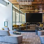 Renaissance Midtown Hotel 4*