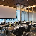 Renaissance Midtown 4*